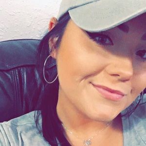 Meet your Posher, Holly